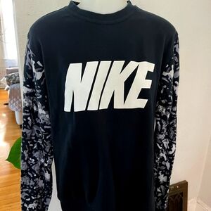 Nike Camo Crew neck Sweatshirt Size Medium
